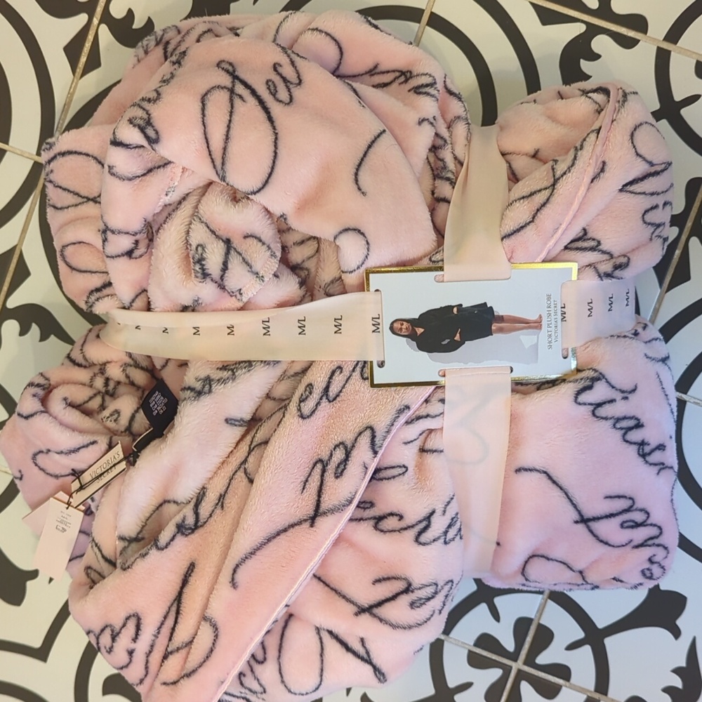 NWT VS Plush Robe